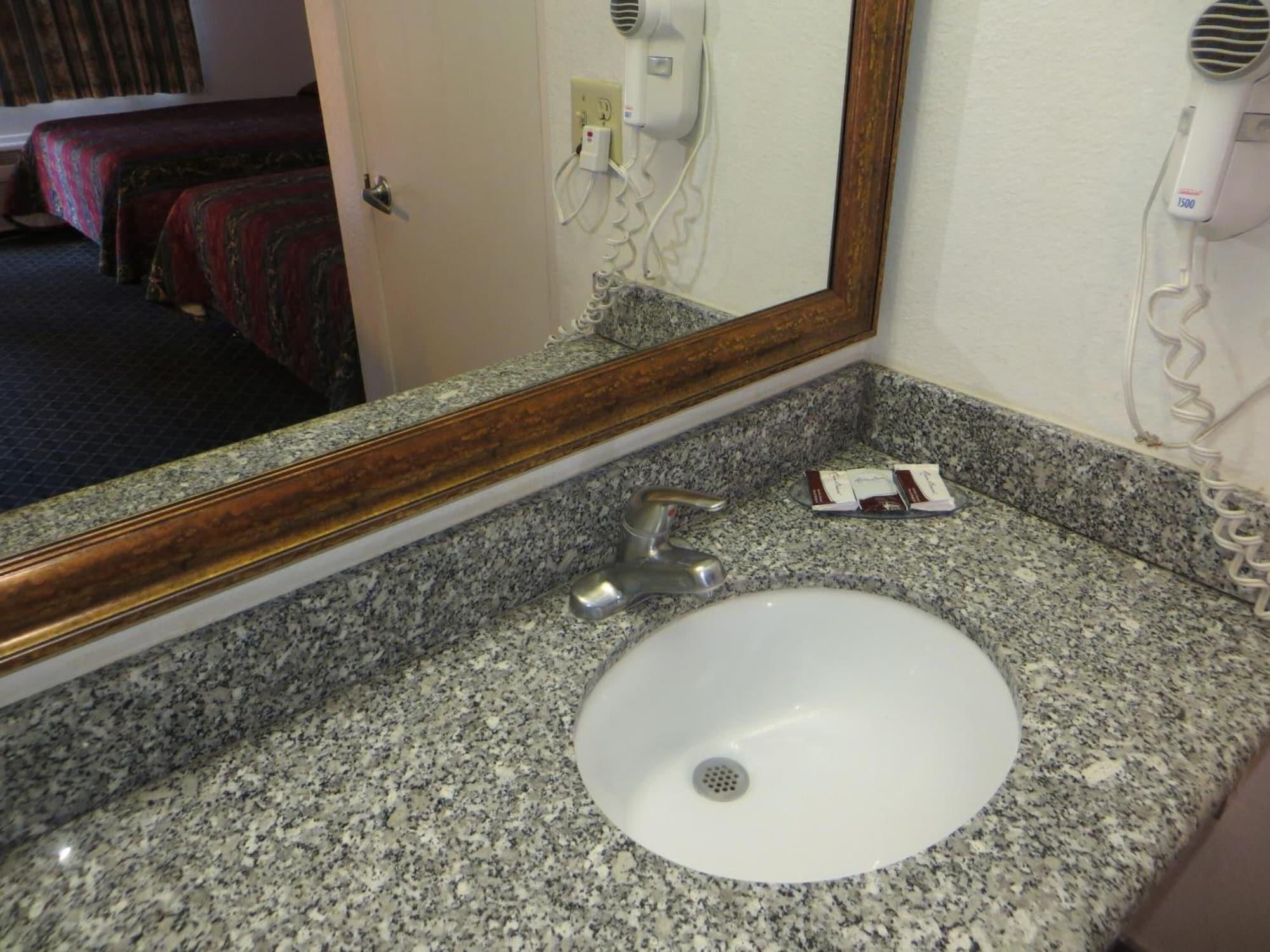 Riverside Inn & Suites מראה חיצוני תמונה