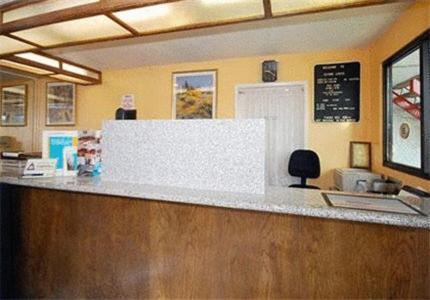 Riverside Inn & Suites מראה פנימי תמונה