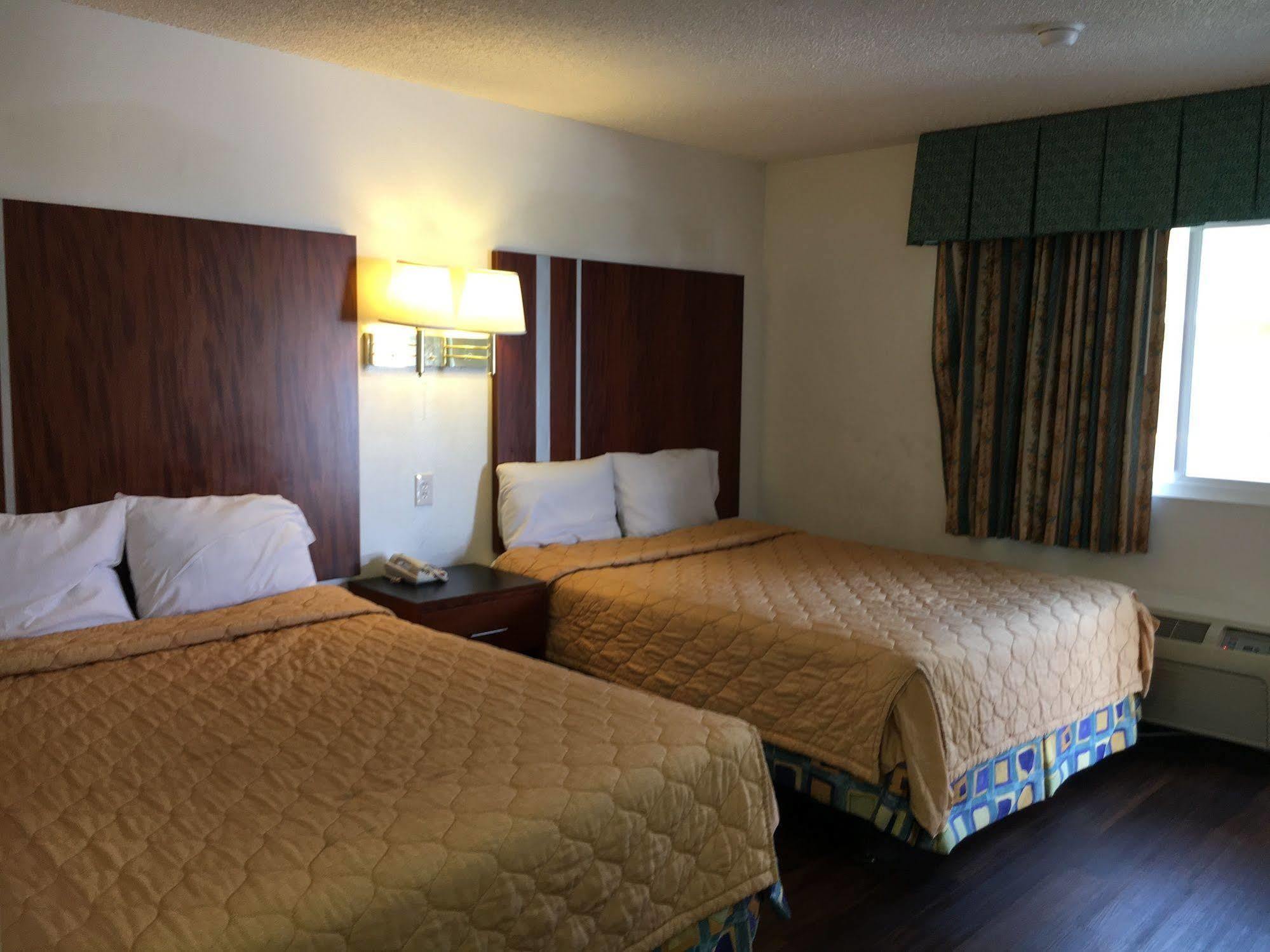 Riverside Inn & Suites מראה חיצוני תמונה