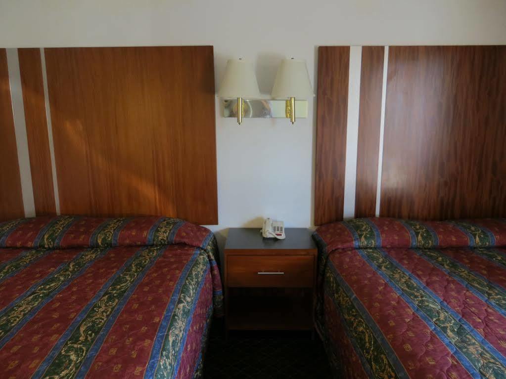 Riverside Inn & Suites מראה חיצוני תמונה