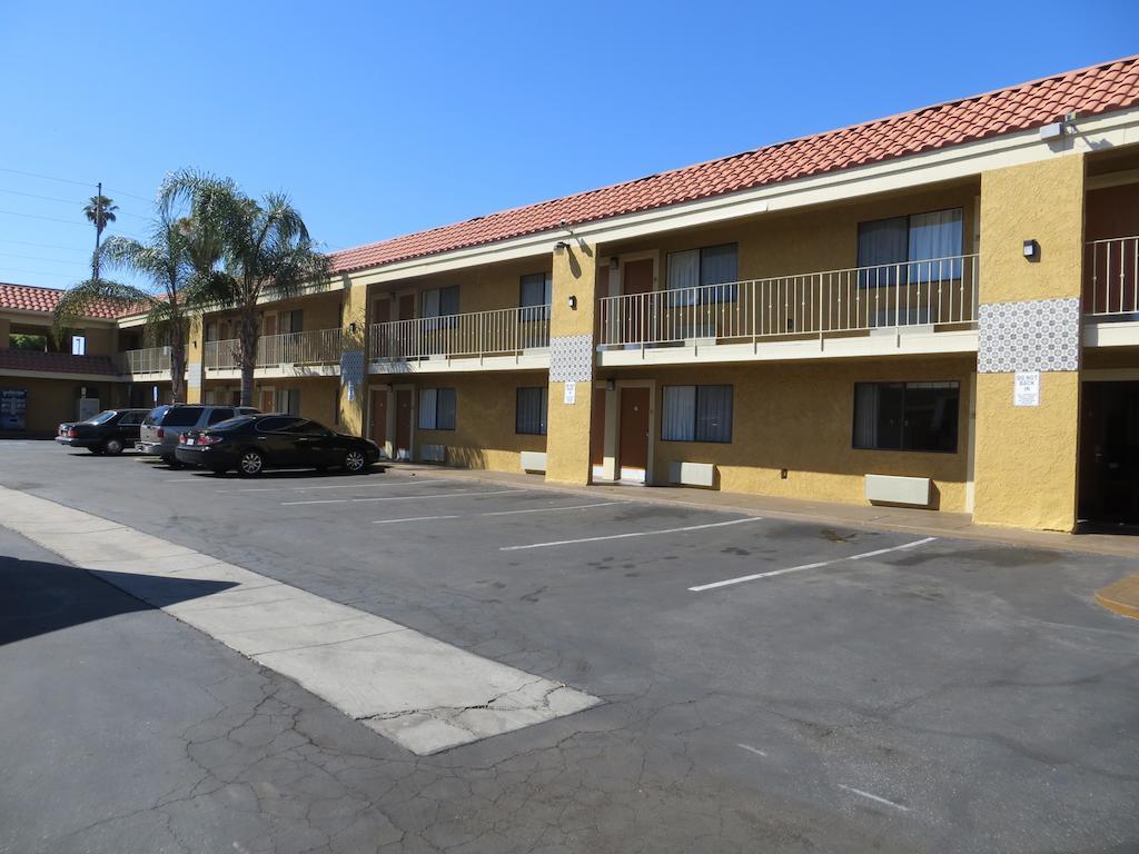Riverside Inn & Suites מראה חיצוני תמונה