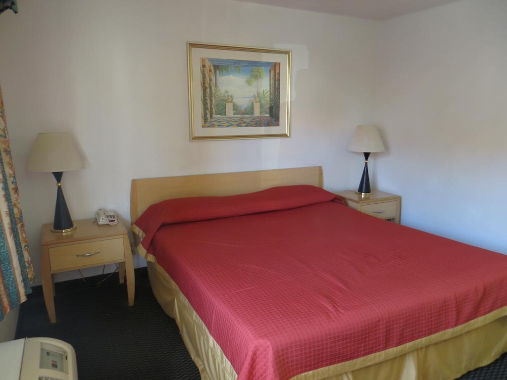 Riverside Inn & Suites מראה חיצוני תמונה