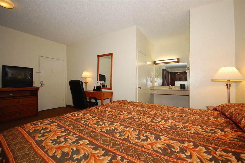 Riverside Inn & Suites מראה חיצוני תמונה