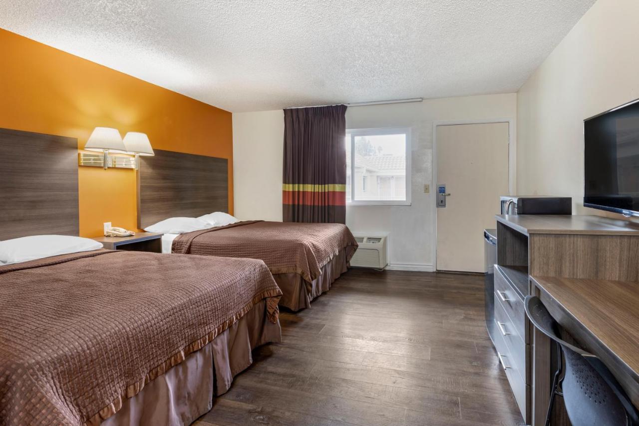Riverside Inn & Suites מראה חיצוני תמונה