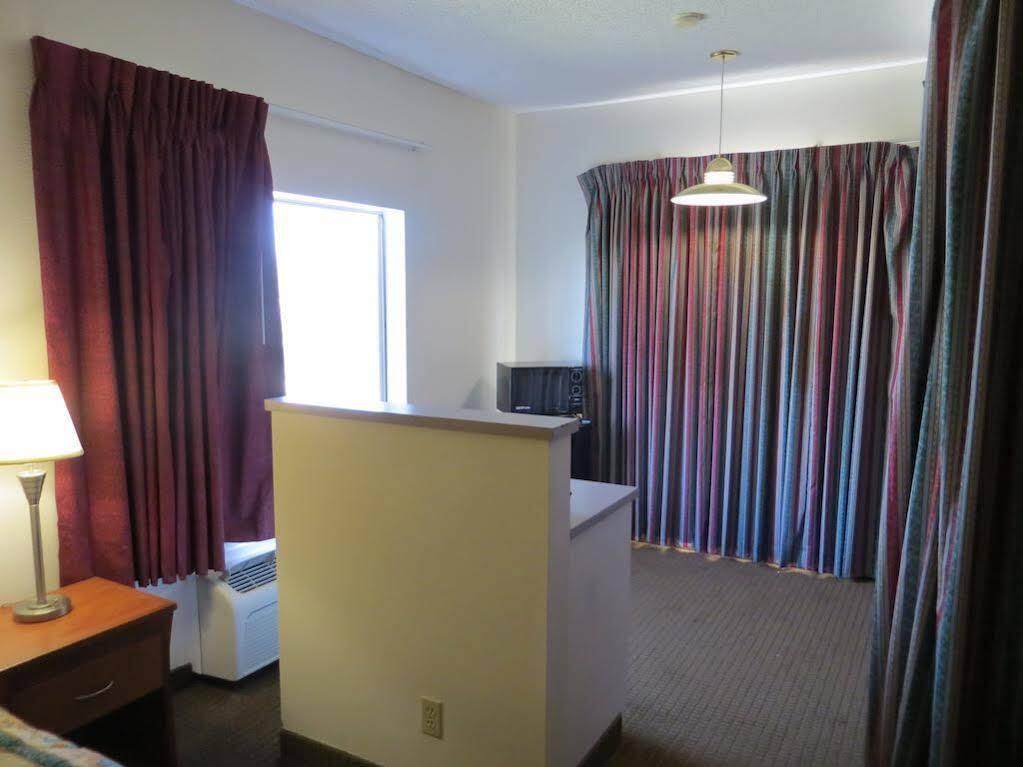Riverside Inn & Suites מראה חיצוני תמונה